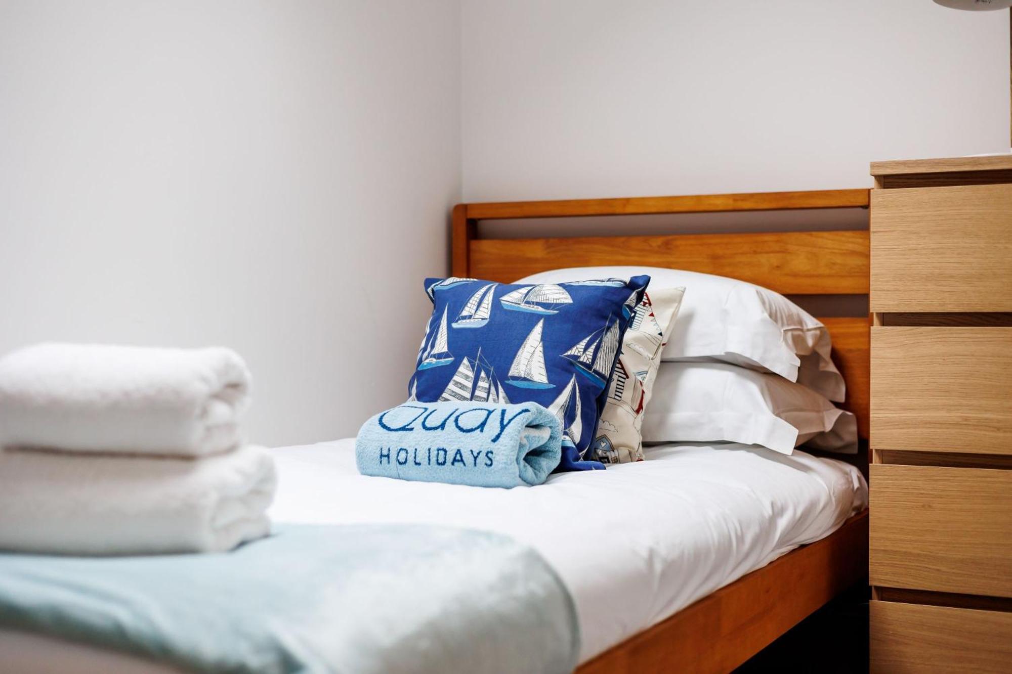 Charlotte Cottage Poole Bagian luar foto