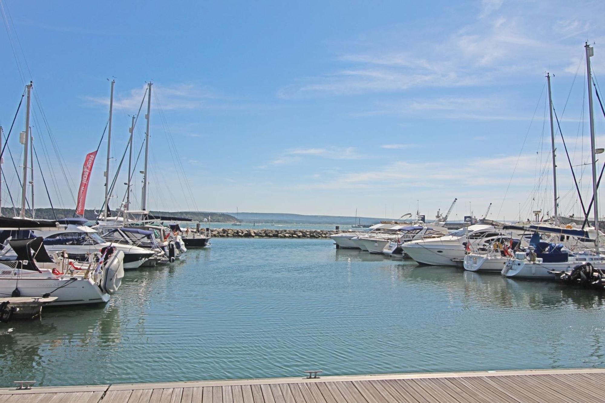Charlotte Cottage Poole Bagian luar foto
